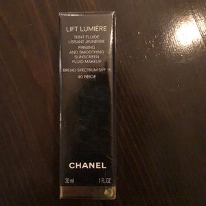 Chanel LIFT LUMIERE foundation.